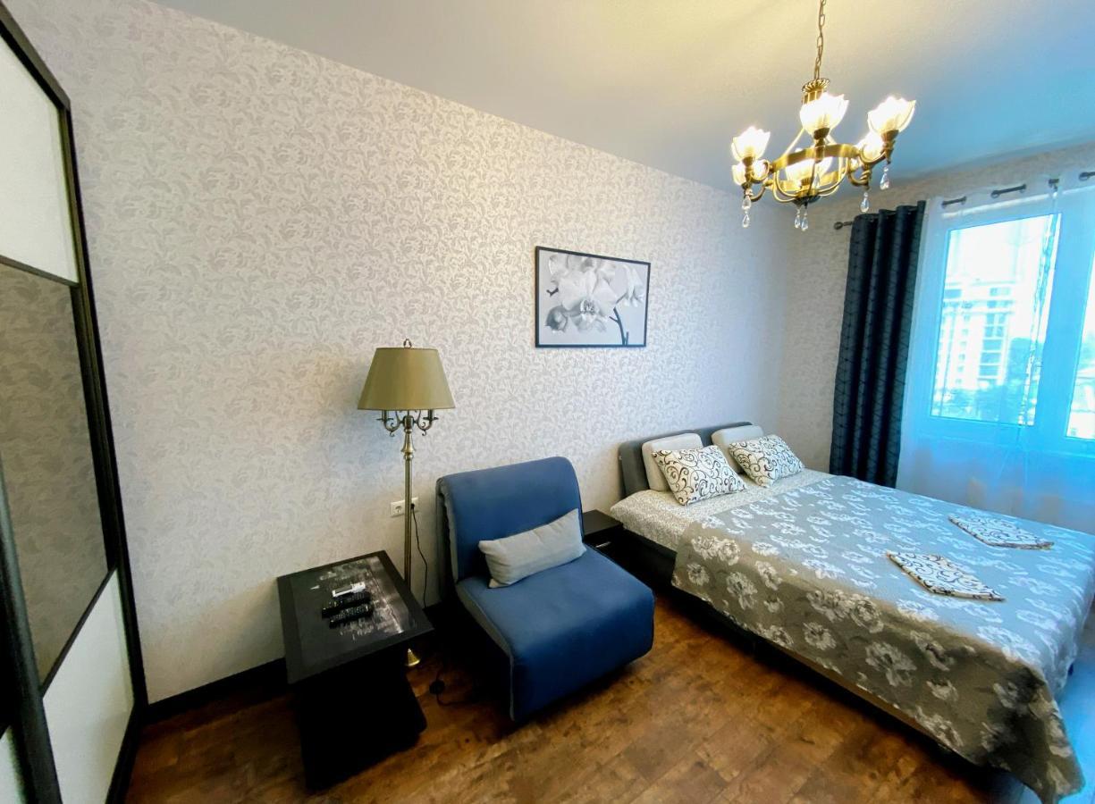 Italian Boulevard Modern Apartment Одеса Екстериор снимка